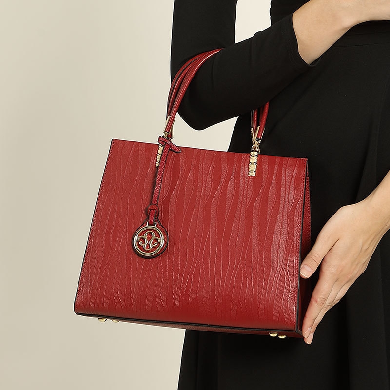 中年女性のためのレッドレザークロコダイルパターン大容量ハンドバッグ