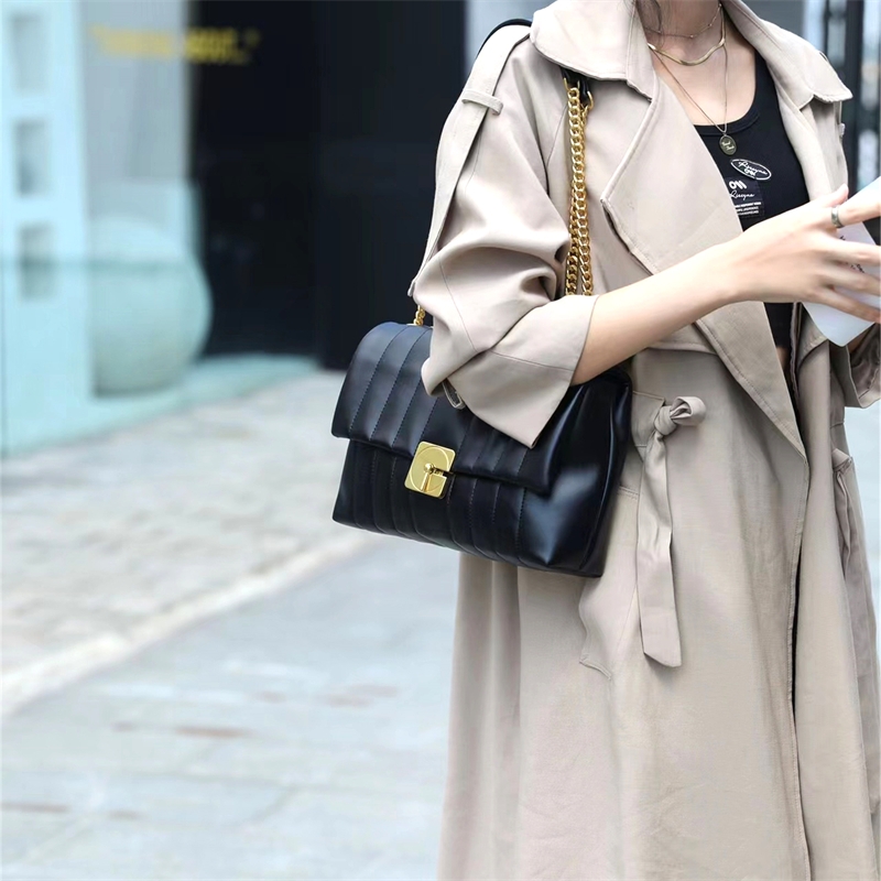 女性の黒革キルティング バッグ フラップ スクエア チェーン ショルダー バッグ ビッグ サイズ